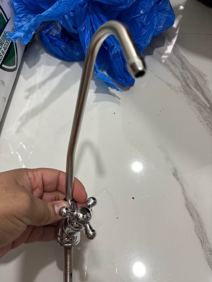 AO Smith Z2+ water purifier faucet with chrome finish and curved gooseneck spout